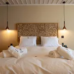 5 ραχες/5 Raches Aparthotel