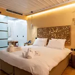 5 ραχες/5 Raches Aparthotel 4*
