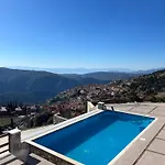 5 ραχες/5 Raches Ξενοδοχείο με διαμερίσματα