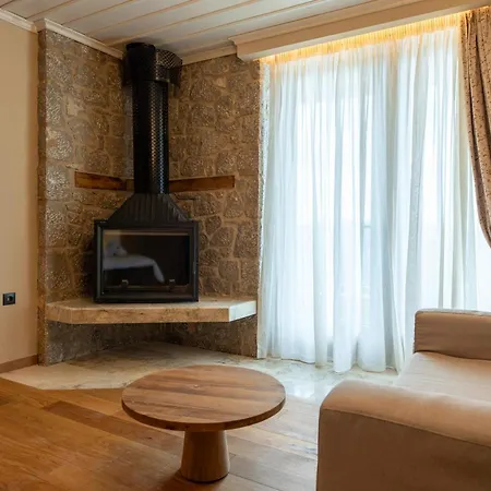 Lägenhetshotell 5 ραχες/5 Raches Arachova